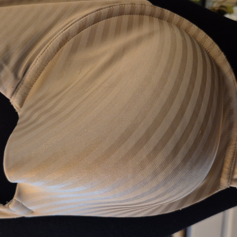 Playtex Size 42D Tan Striped Wired T shirt Bra Style 4747 Padded Modest - Picture 7 of 7